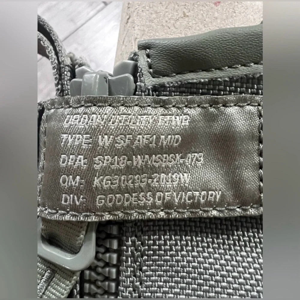 IOB Nike SF Air Force 1 Mid Dark Stucco Sneakers
Shoes Iconic Strap Collectible - Picture 11 of 16